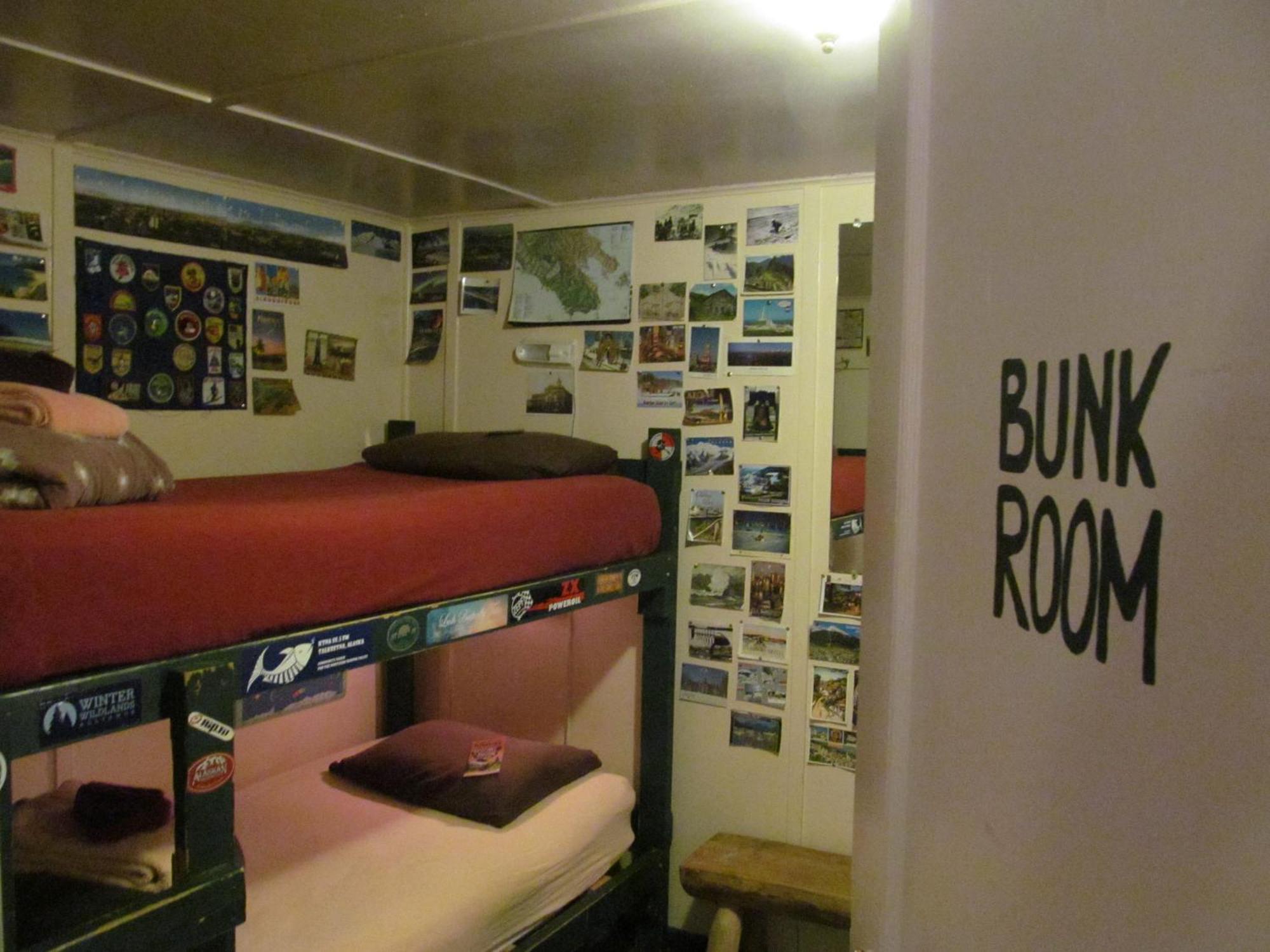 Talkeetna Roadhouse Hotel Стая снимка